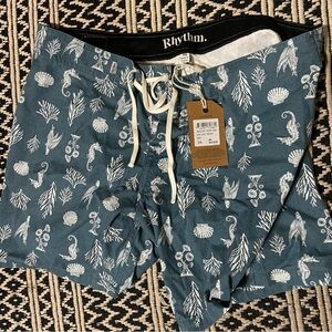 Nwt Mens Rhythm Board shorts Size 36